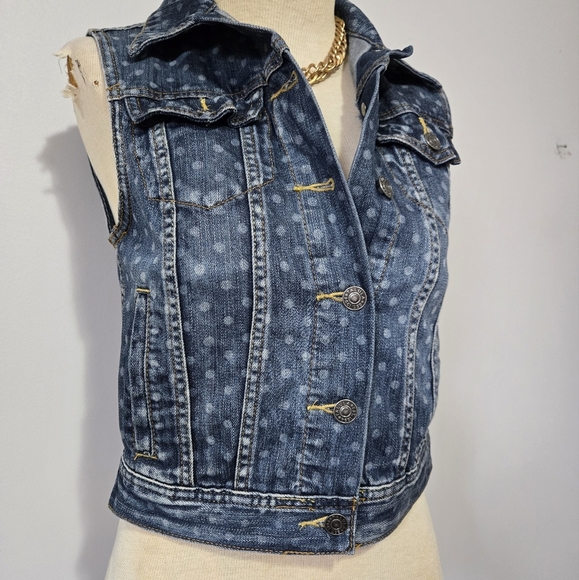 TALULA ARITZIA Blue Denim Button Up Vest With Faded Polka Dots. Size Small - Picture 2 of 16